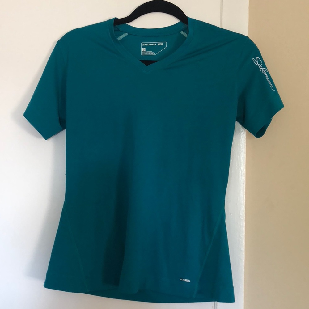 Like new teal Salomon workout T